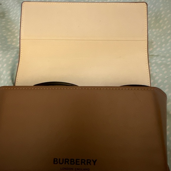 Burberry Elegant Black Sunglasses for Women